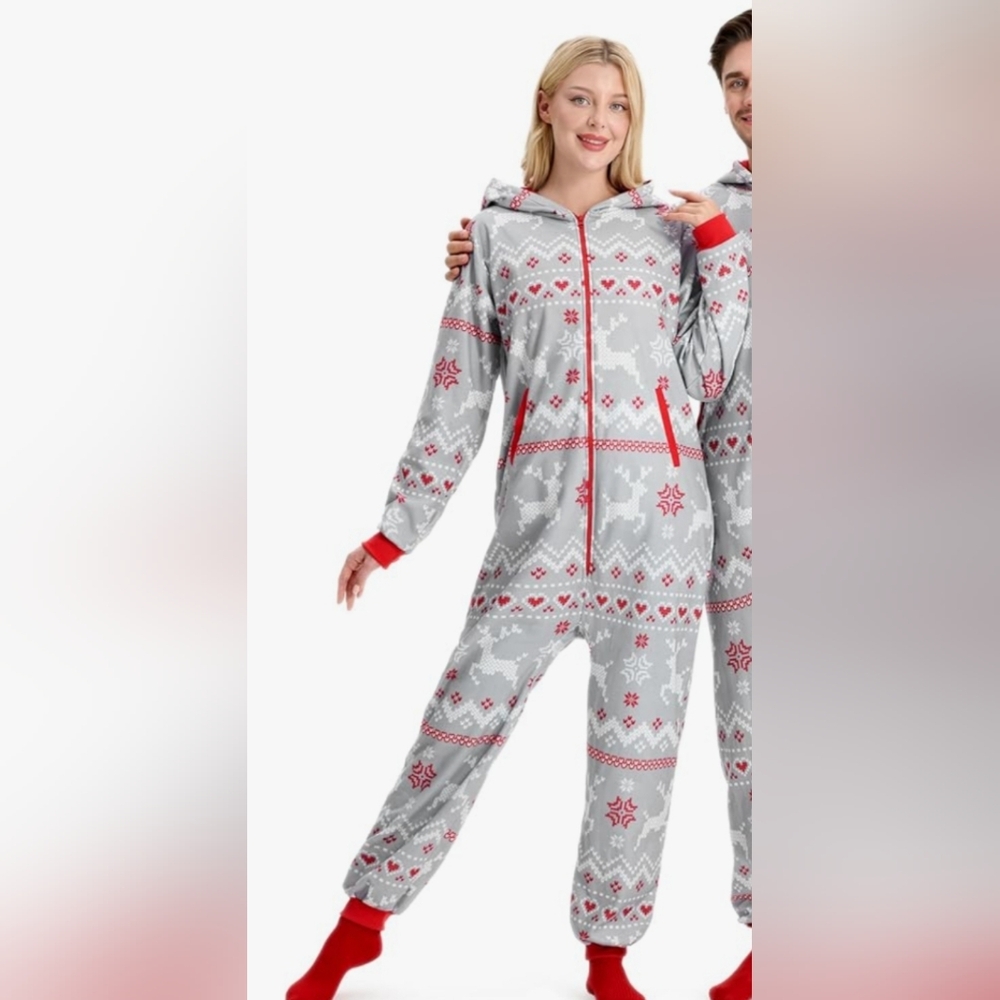 Giggling Getup Grey Women Christmas Pajamas With Hood, Loose Nordic Print:NWT: L